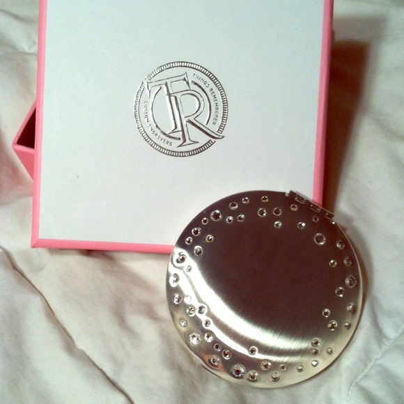 🎀Pewter Things Remembered double sides compact.