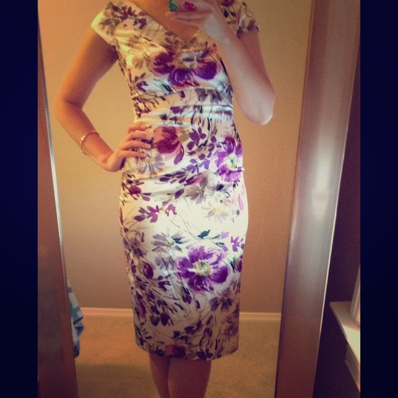 Maggy London knee-length v neck dress