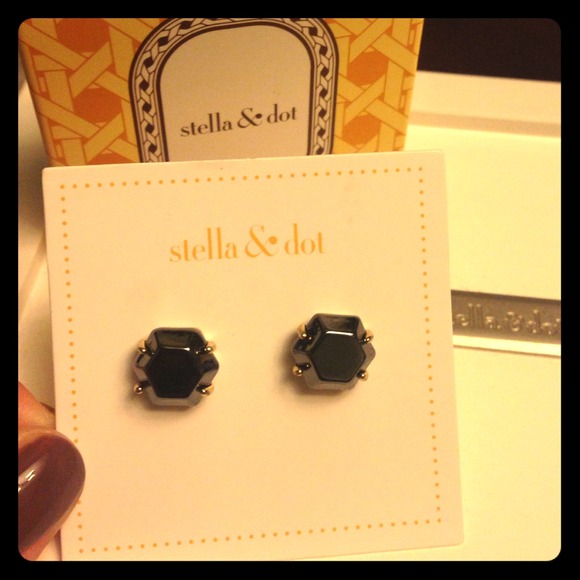 Stella & Dot Linda Studs