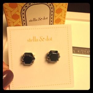 Stella & Dot Linda Studs