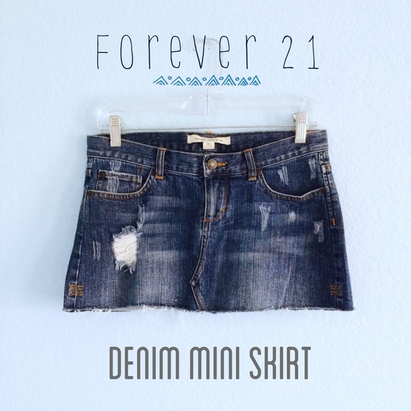 Forever 21 denim skirt (size 26)