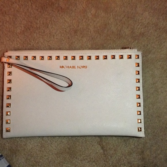 AUTHENTIC MICHAEL KORS WRISTLET!! 👝👝👝 - Picture 4 of 4