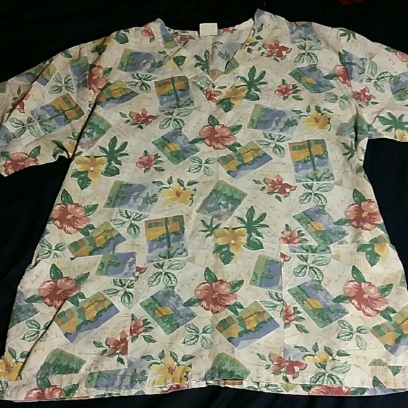 Scrub top medium v neck short sleeve 2 pockets - Picture 1 of 3