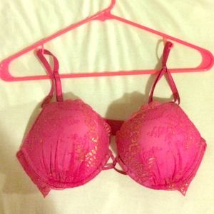 34C Miraculous plunge Victoria's Secret bra!