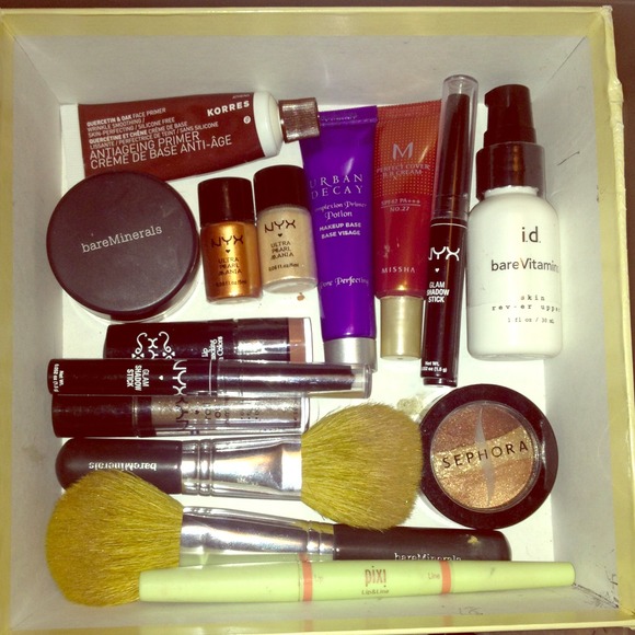 Makeup lot!