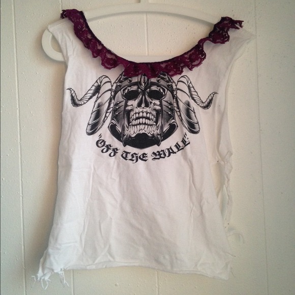 🚫SOLD🚫Vans Top🚫 - Picture 2 of 4