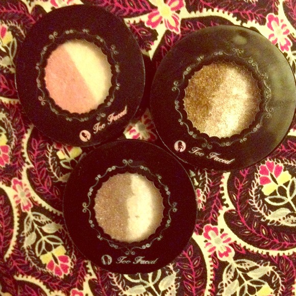 Lovey dovey eye shadow