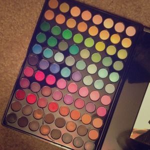 RESERVED 88 Matte Color Palette By BH Cosmetics