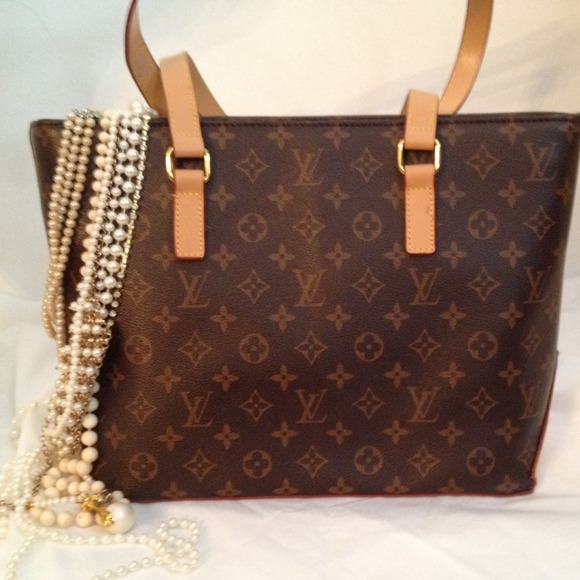 LV Monogram Canvas Luco Tote - Picture 2 of 4