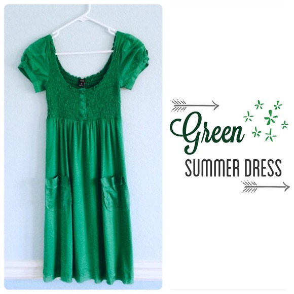 Green summer dress (size s)