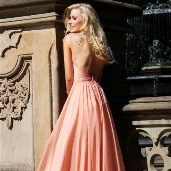 Prom dress - Picture 2 of 3