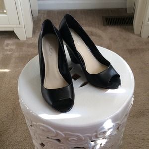 Aldo black leather peep toe wedges