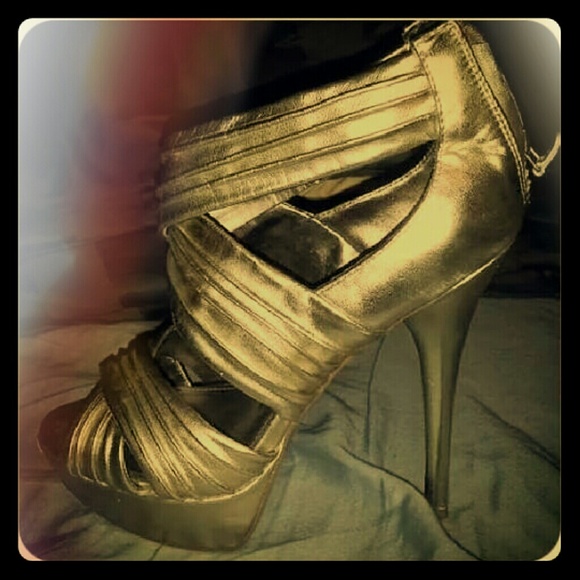 Steve Madden Viktore Platform Pump