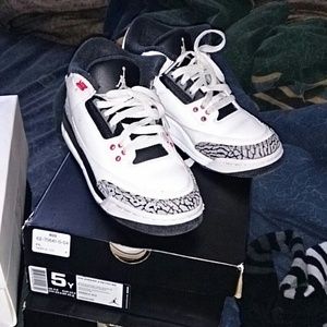 Retro 3's size 5y *FLASH SALE *