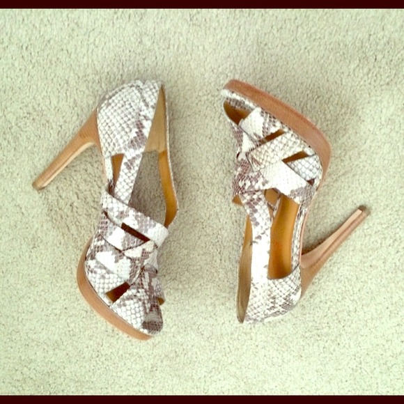 🌟MICHAEL KORS PUMP🌟