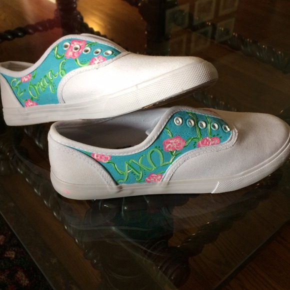 Hand painted sneakers :)
