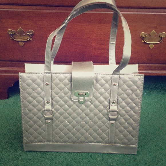 Silver traveling filing bag NWOT