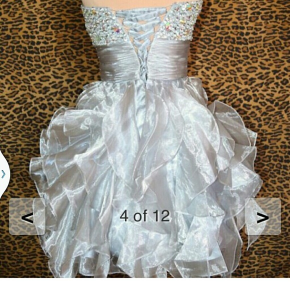 Formal dress - Picture 2 of 2