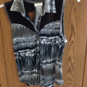 Sleeveless grey, black, and white tie dye top