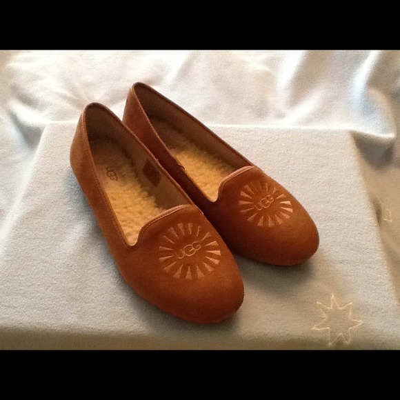 Authentic UGG Alloway flats