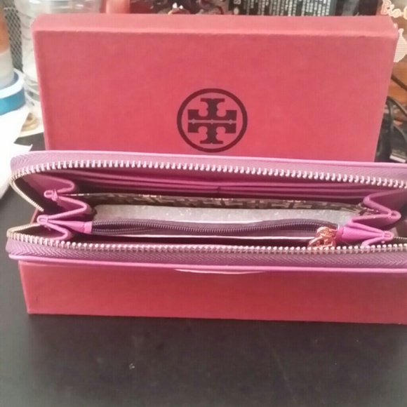 Tory Burch wallet