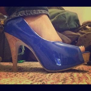 Royal blue Jessica Simpson pumps 💕