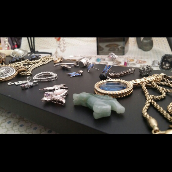 Lot - Picture 2 of 4