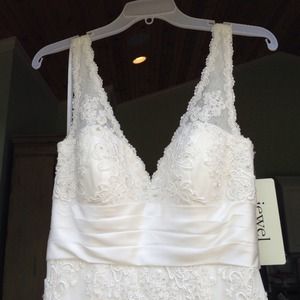 NWT size 8 wedding gown