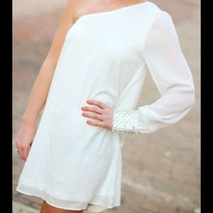 NWT never worn one shouldered white dress size S