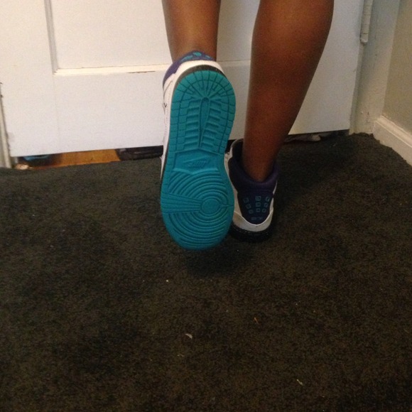 Turquoise purple and white air Jordan's - Picture 4 of 4
