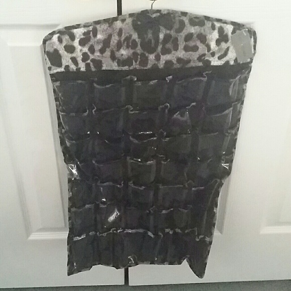 Jewelry bag holder