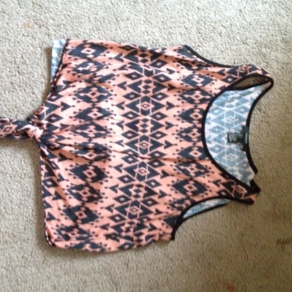 Aztec Pattern Top - Picture 2 of 2