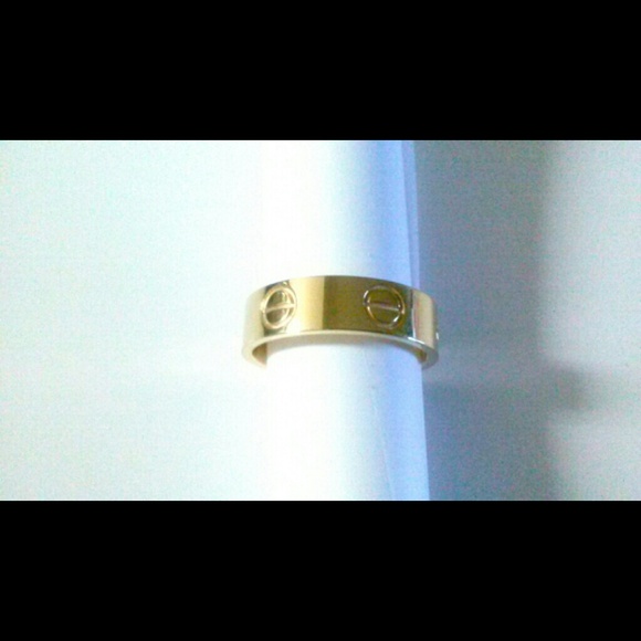 JUST REDUCED! !18k BLING N GORGEOUS ring!