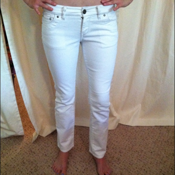 Delia's Morgan White Jeans