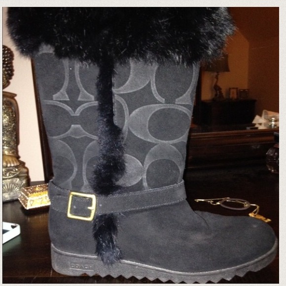 Authentic Coach fur boots ⭐️