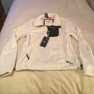 Abercrombie Mountain Fleece Jacket in white