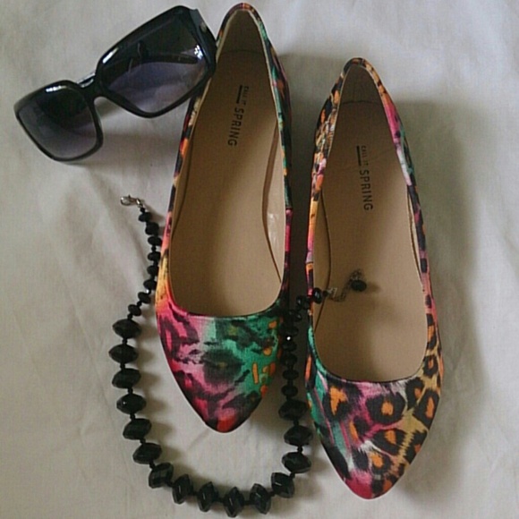 Host Pick! Date Night! Colorful flats