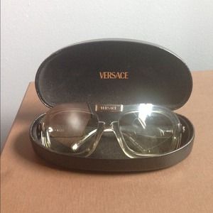 Versace sunglasses⬇️⬇️DISCOUNTED⬇️⬇️