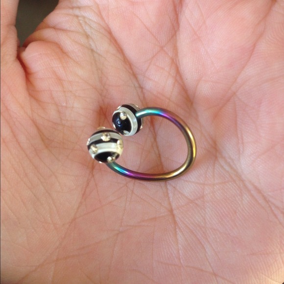 Spiral belly button ring