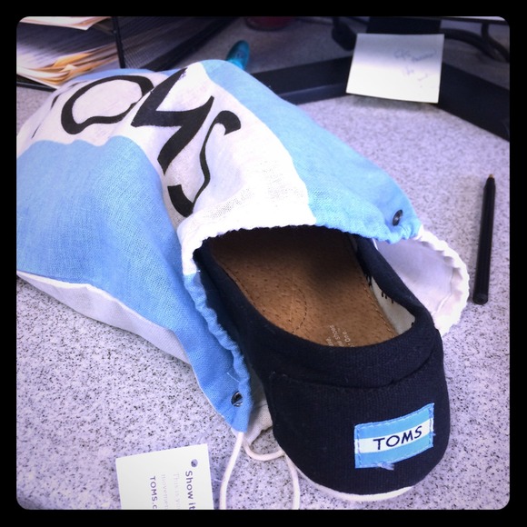 Tom's shoes
