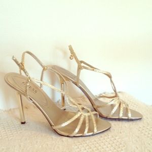 SIZE 8.5 GUESS heels