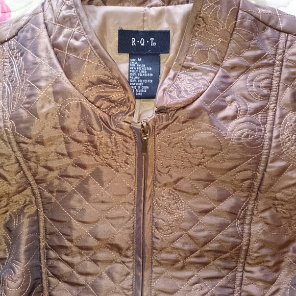 Woman's jacket - Picture 2 of 4
