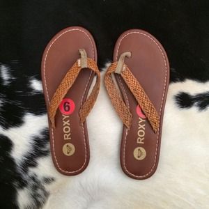 Roxy sandals