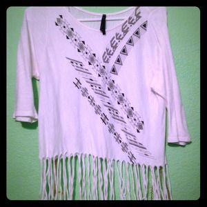 Mid sleeve Aztec shirt with fringe