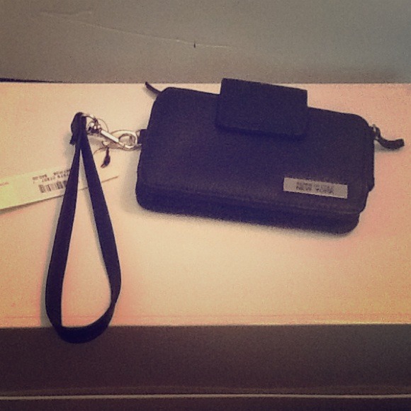 Kenneth Cole phone clutch - Picture 1 of 2