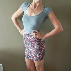 SOLD 🎉 Floral Pencil Skirt