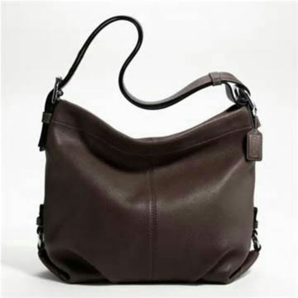REDUCED!! Very Nice Coach leather purse.