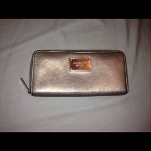 MK wallet used
