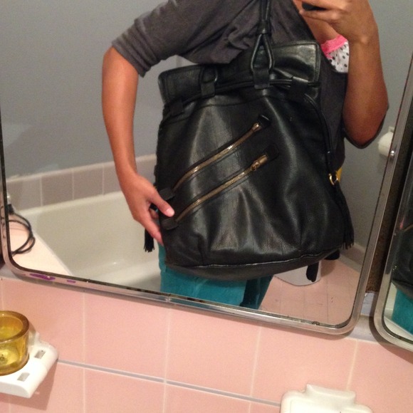Salvatore ferragamo black leather bag