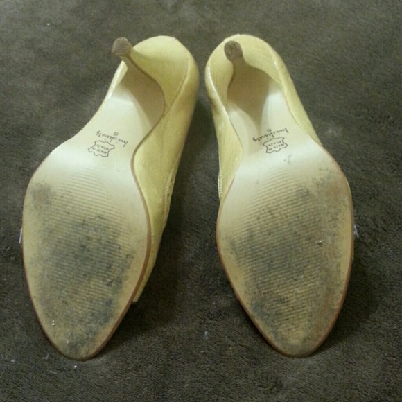 Heels - Picture 3 of 3